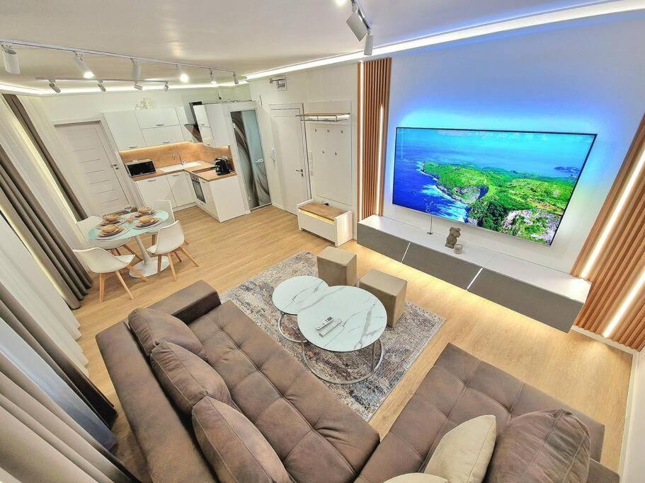 Luxury Apartment. 75 Inches Tv Varna Exteriör bild